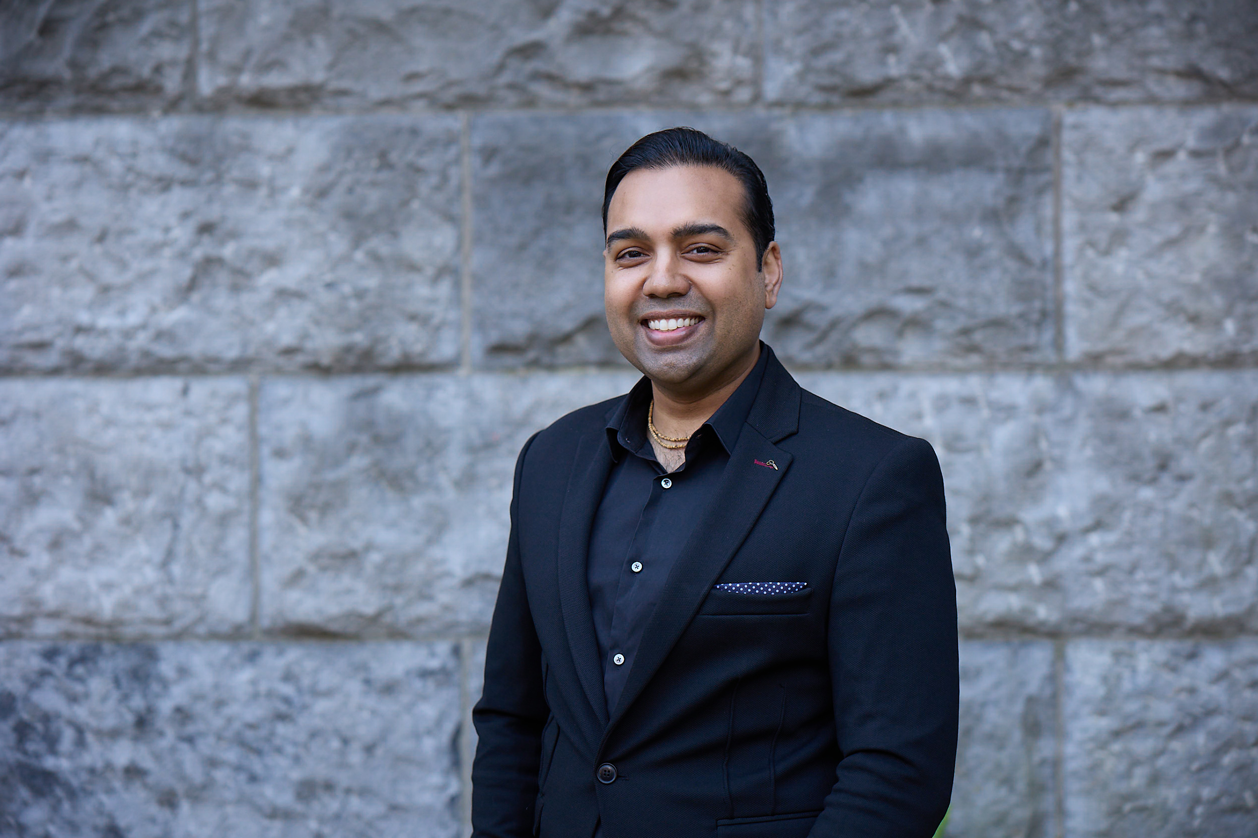 Drs. Vinesh Bansi